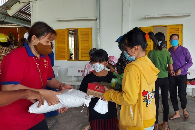 Charity activity of An Huong pagoda