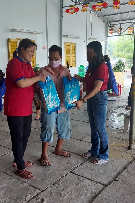 Charity activity of An Huong pagoda