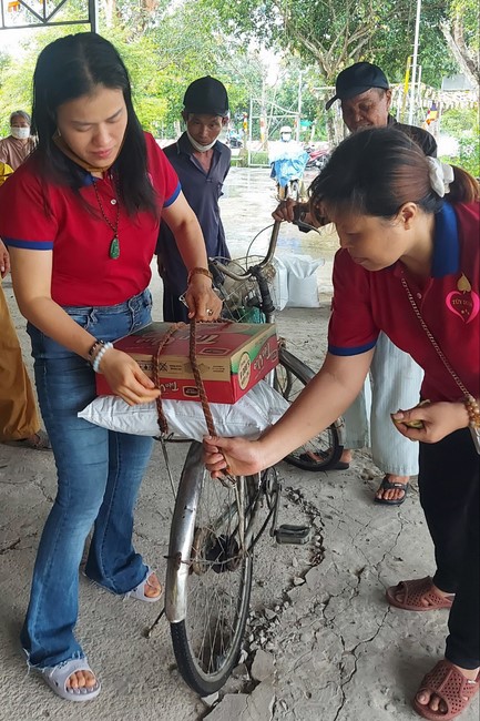Charity activity of An Huong pagoda