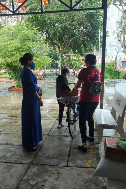 Charity activity of An Huong pagoda