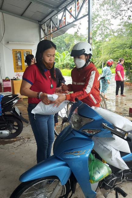 Charity activity of An Huong pagoda
