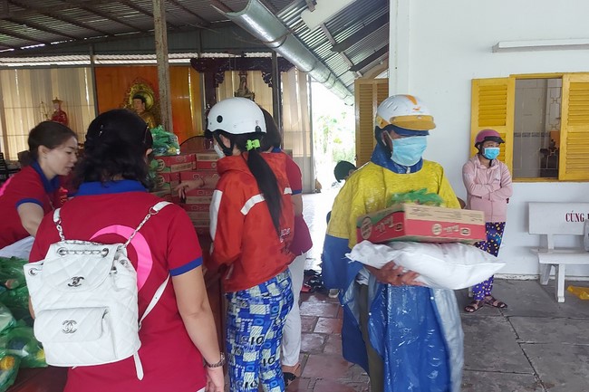Charity activity of An Huong pagoda