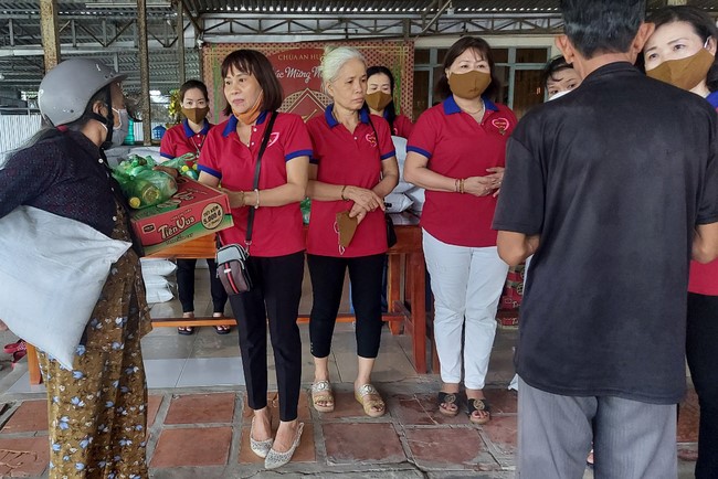 Charity activity of An Huong pagoda