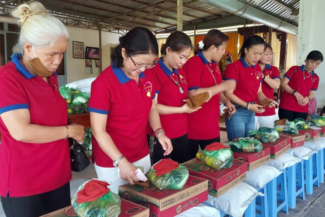 Charity activity of An Huong pagoda