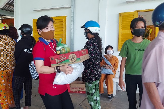 Charity activity of An Huong pagoda
