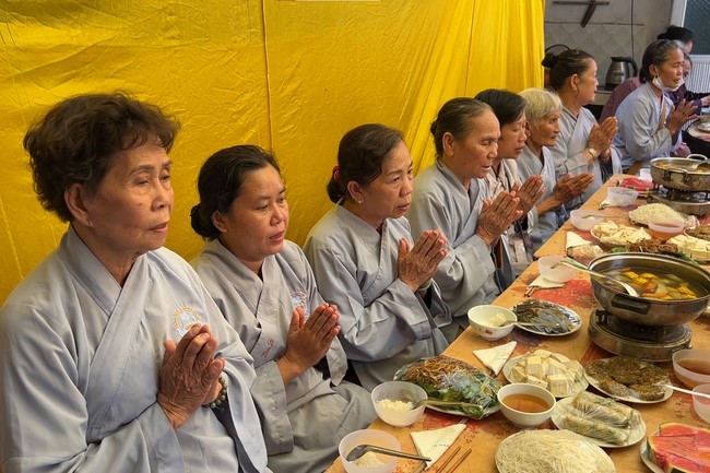 Cúng dường trai Tăng kỳ siêu tại Nam Định