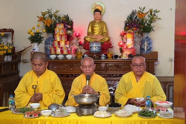 Cúng dường trai Tăng kỳ siêu tại Nam Định