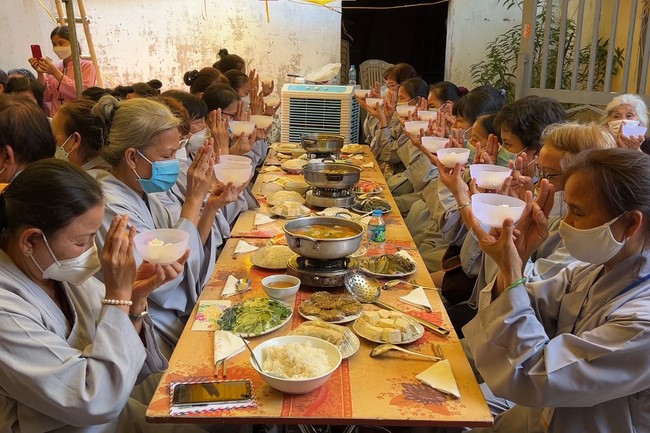 Cúng dường trai Tăng kỳ siêu tại Nam Định