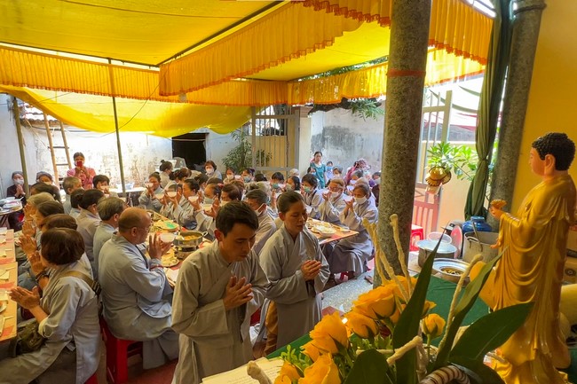 Cúng dường trai Tăng kỳ siêu tại Nam Định