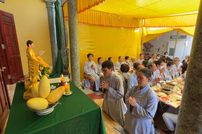 Cúng dường trai Tăng kỳ siêu tại Nam Định