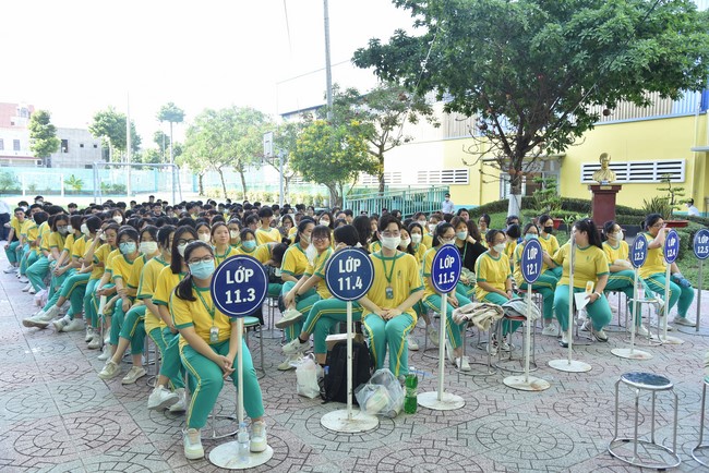 Sharing Dharma at Pétrus Ky Secondary - Primary School in Binh Duong