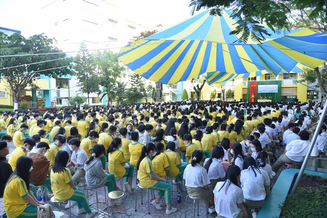 Sharing Dharma at Pétrus Ky Secondary - Primary School in Binh Duong