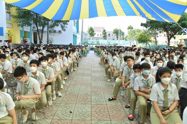 Sharing Dharma at Pétrus Ky Secondary - Primary School in Binh Duong