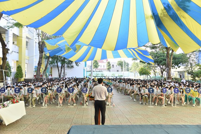Sharing Dharma at Pétrus Ky Secondary - Primary School in Binh Duong