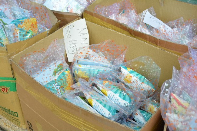 Book donation program for schools in Go Vap, Ho Chi Minh City.