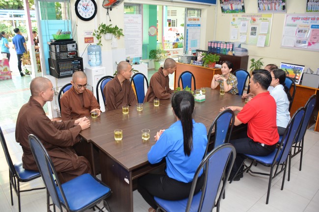 Book donation program for schools in Go Vap, Ho Chi Minh City.