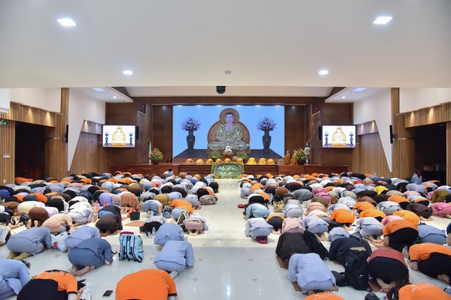 Khoá tu “Sài Gòn Cũng An Nhiên” – CLB Nhân sinh