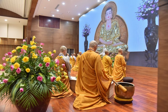 Khoá tu “Sài Gòn Cũng An Nhiên” – CLB Nhân sinh