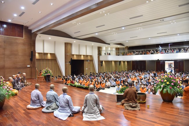 Khoá tu “Sài Gòn Cũng An Nhiên” – CLB Nhân sinh