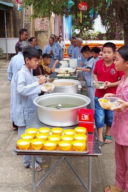 Summer Beginning Ceremony for Teenagers and Children at Dong Cao Pagoda