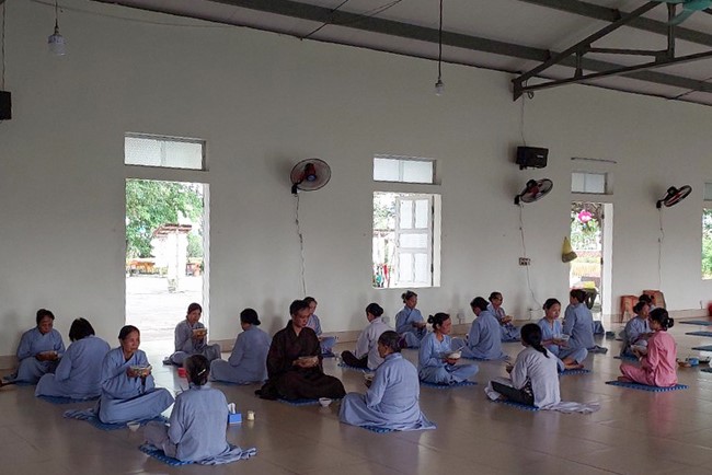 Summer Beginning Ceremony for Teenagers and Children at Dong Cao Pagoda