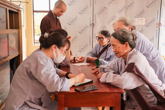One Day Peaceful Retreat at Hoa Phuc Pagoda