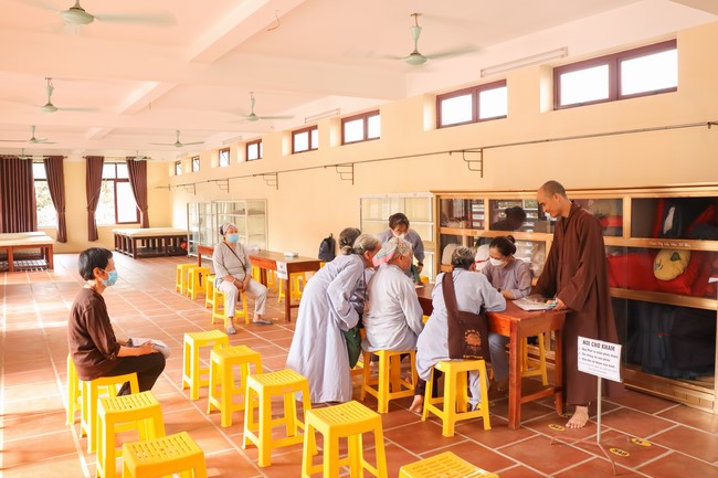 One Day Peaceful Retreat at Hoa Phuc Pagoda