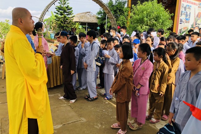 Starting Summer Retreat for children in 2022 at Dong Cao pagoda