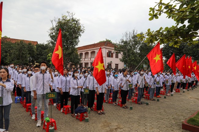 Chùa Cổ Am: Trao Học Bổng Nâng Bước Nhân Tài - Trường THPT Nguyễn Xuân Ôn