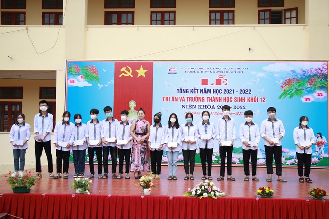 Chùa Cổ Am: Trao Học Bổng Nâng Bước Nhân Tài - Trường THPT Nguyễn Xuân Ôn