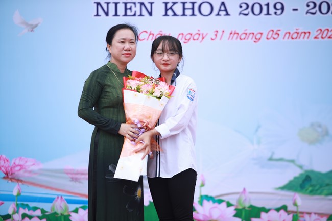 Chùa Cổ Am: Trao Học Bổng Nâng Bước Nhân Tài - Trường THPT Nguyễn Xuân Ôn