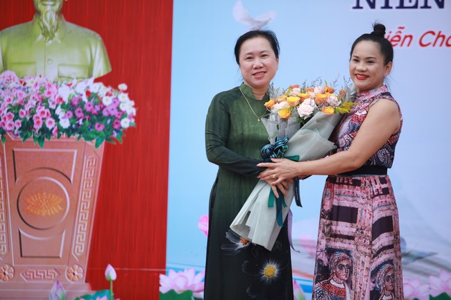 Chùa Cổ Am: Trao Học Bổng Nâng Bước Nhân Tài - Trường THPT Nguyễn Xuân Ôn