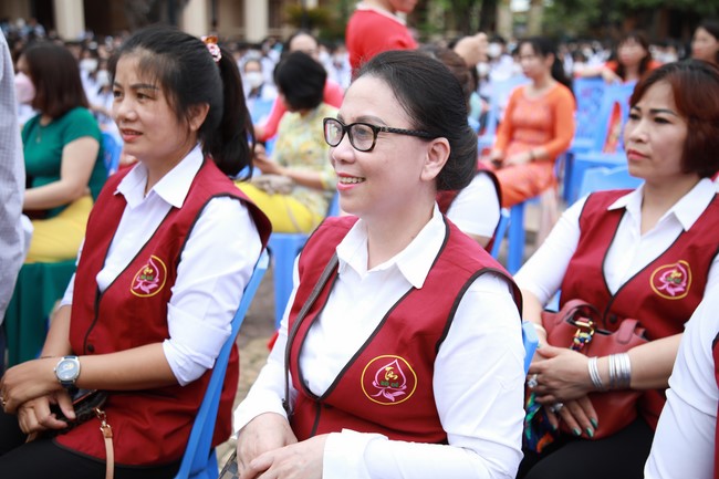 Chùa Cổ Am: Trao Học Bổng Nâng Bước Nhân Tài - Trường THPT Nguyễn Xuân Ôn