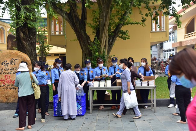 Visit Truc Lam Chanh Giac Monastery, Tien Giang of Hoang Phap pagoda security Team