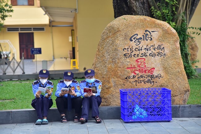 Visit Truc Lam Chanh Giac Monastery, Tien Giang of Hoang Phap pagoda security Team