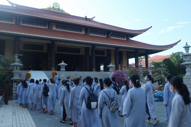 Visit Truc Lam Chanh Giac Monastery, Tien Giang of Hoang Phap pagoda security Team