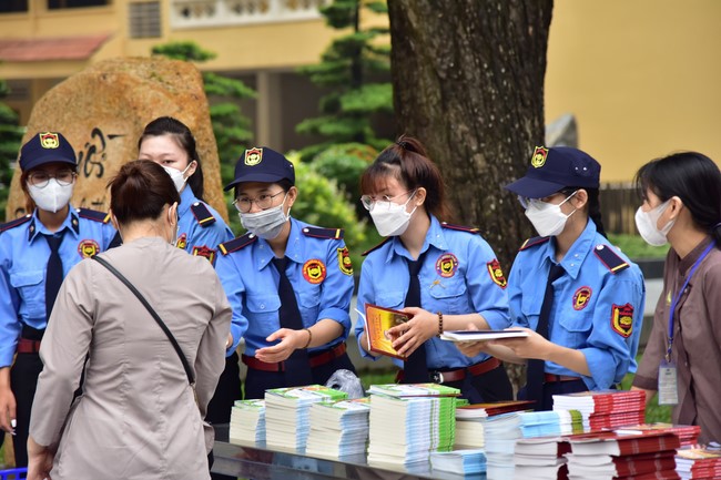 Visit Truc Lam Chanh Giac Monastery, Tien Giang of Hoang Phap pagoda security Team