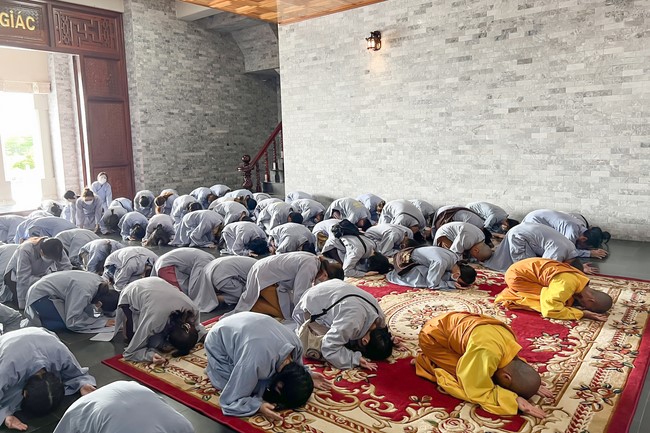Visit Truc Lam Chanh Giac Monastery, Tien Giang of Hoang Phap pagoda security Team