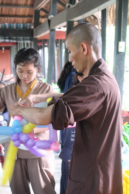 Visit Truc Lam Chanh Giac Monastery, Tien Giang of Hoang Phap pagoda security Team