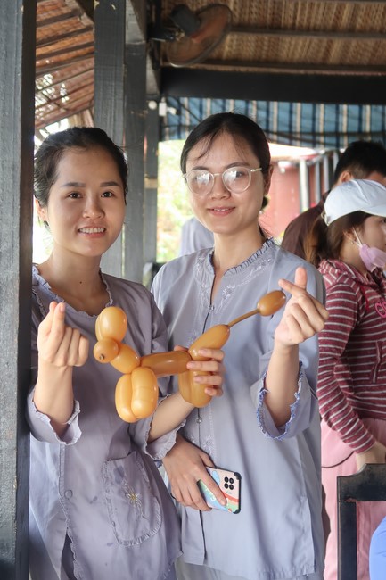 Visit Truc Lam Chanh Giac Monastery, Tien Giang of Hoang Phap pagoda security Team