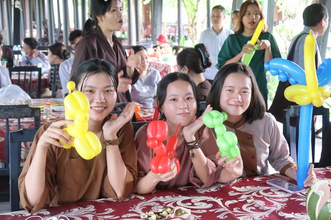 Visit Truc Lam Chanh Giac Monastery, Tien Giang of Hoang Phap pagoda security Team