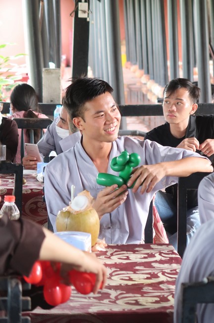Visit Truc Lam Chanh Giac Monastery, Tien Giang of Hoang Phap pagoda security Team