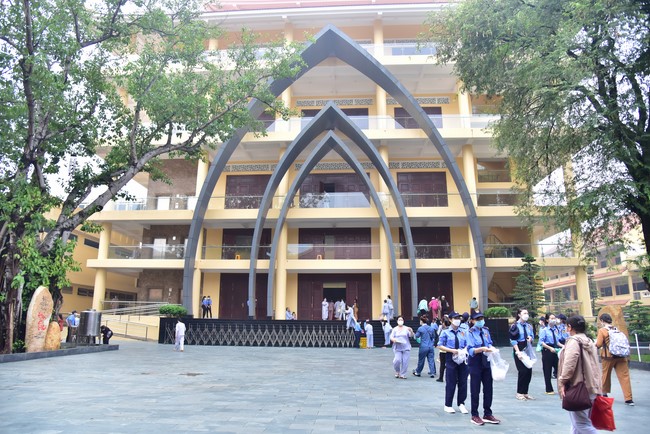 Visit Truc Lam Chanh Giac Monastery, Tien Giang of Hoang Phap pagoda security Team