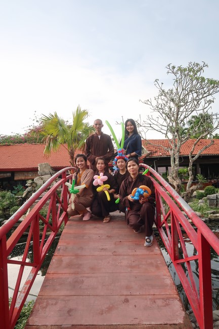 Visit Truc Lam Chanh Giac Monastery, Tien Giang of Hoang Phap pagoda security Team