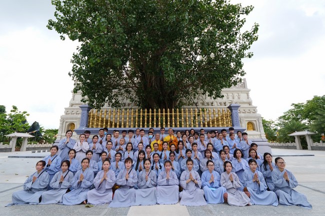 Visit Truc Lam Chanh Giac Monastery, Tien Giang of Hoang Phap pagoda security Team