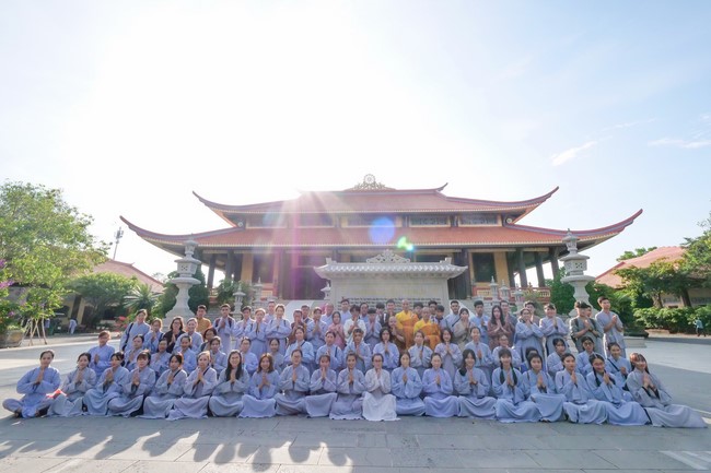 Visit Truc Lam Chanh Giac Monastery, Tien Giang of Hoang Phap pagoda security Team