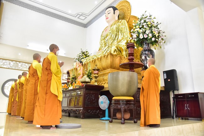 Wedding Ceremony at the pagoda