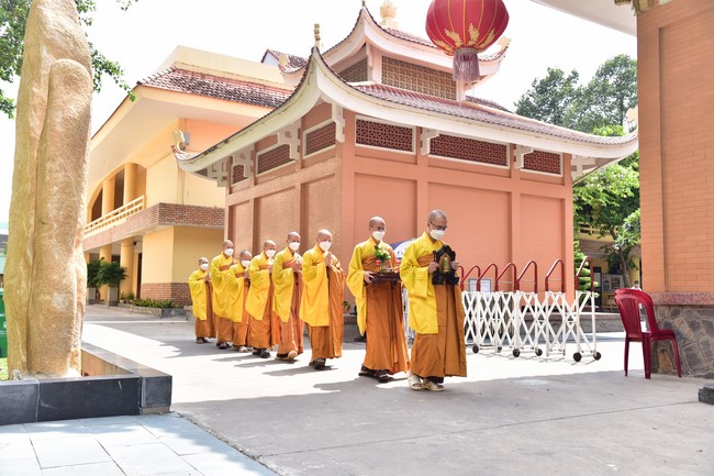 Wedding Ceremony at the pagoda
