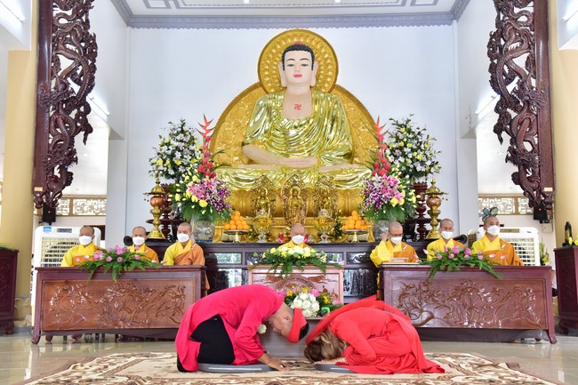 Wedding Ceremony at the pagoda