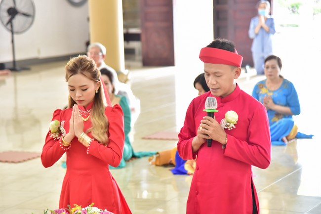 Wedding Ceremony at the pagoda